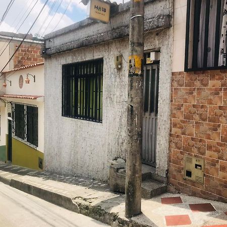 Hostal La 18 Pereira Exteriér fotografie